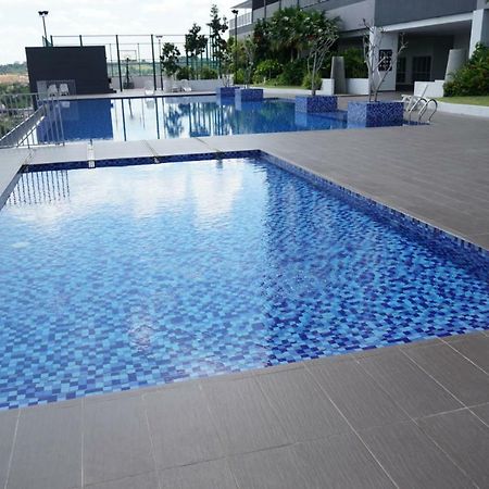 2 Carpark Gep 5 Star Hotel Bed & Sofa Studio 세리 켐방안 외부 사진